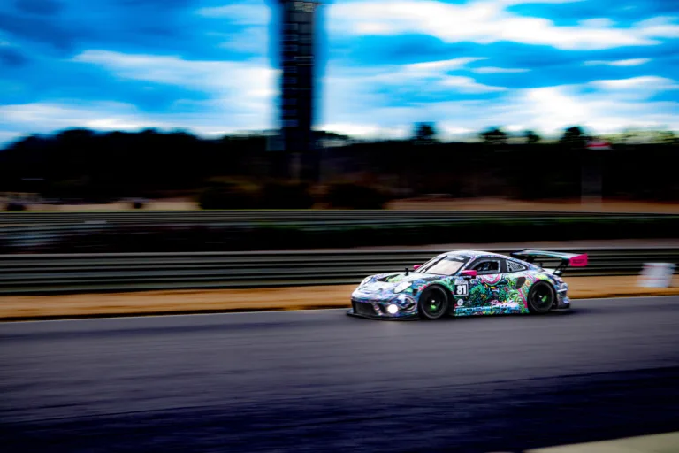 Adys army Paisley Porsche gt3